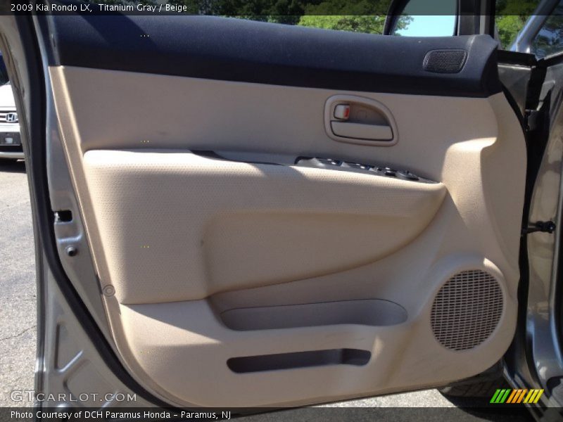 Titanium Gray / Beige 2009 Kia Rondo LX