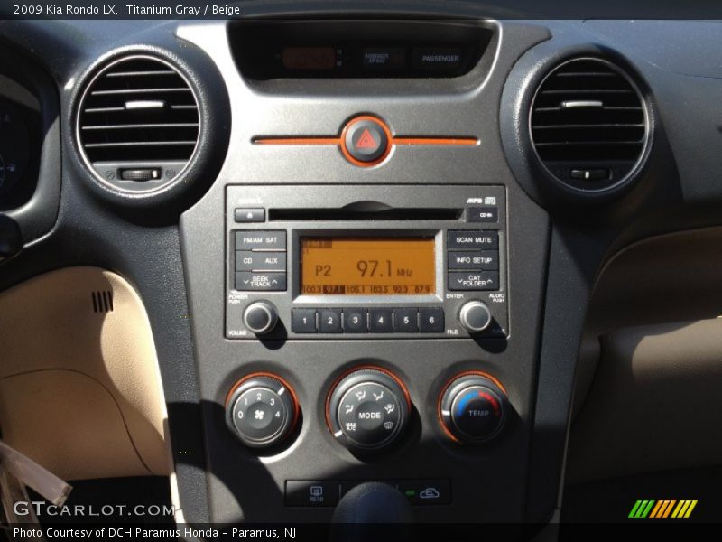 Titanium Gray / Beige 2009 Kia Rondo LX