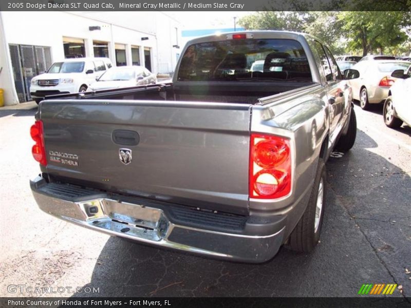 Mineral Gray Metallic / Medium Slate Gray 2005 Dodge Dakota SLT Quad Cab