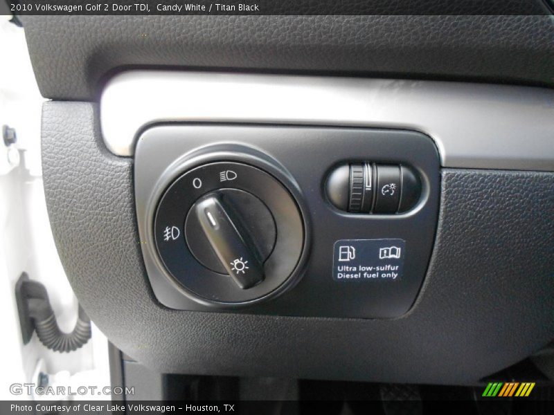 Candy White / Titan Black 2010 Volkswagen Golf 2 Door TDI