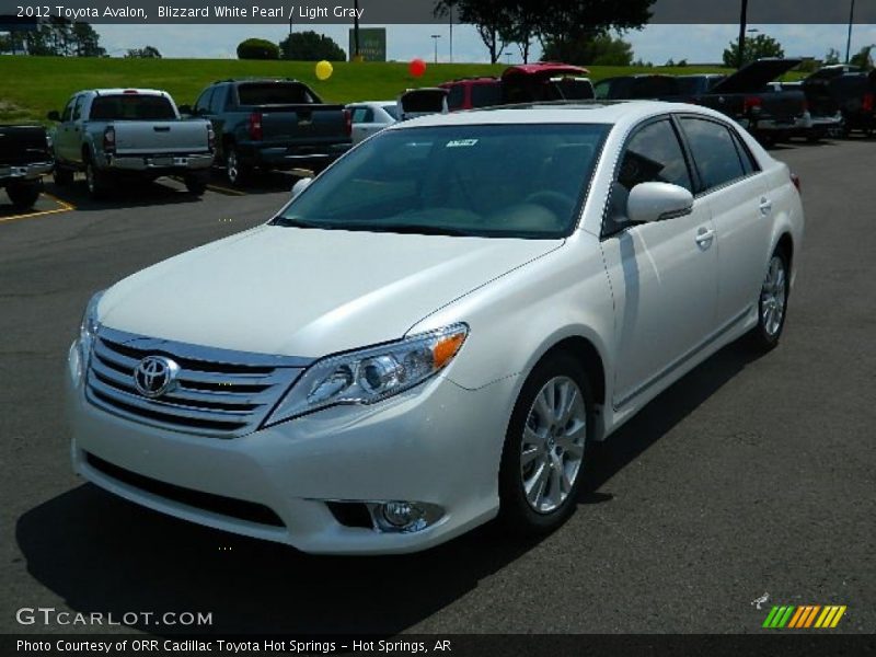 Blizzard White Pearl / Light Gray 2012 Toyota Avalon