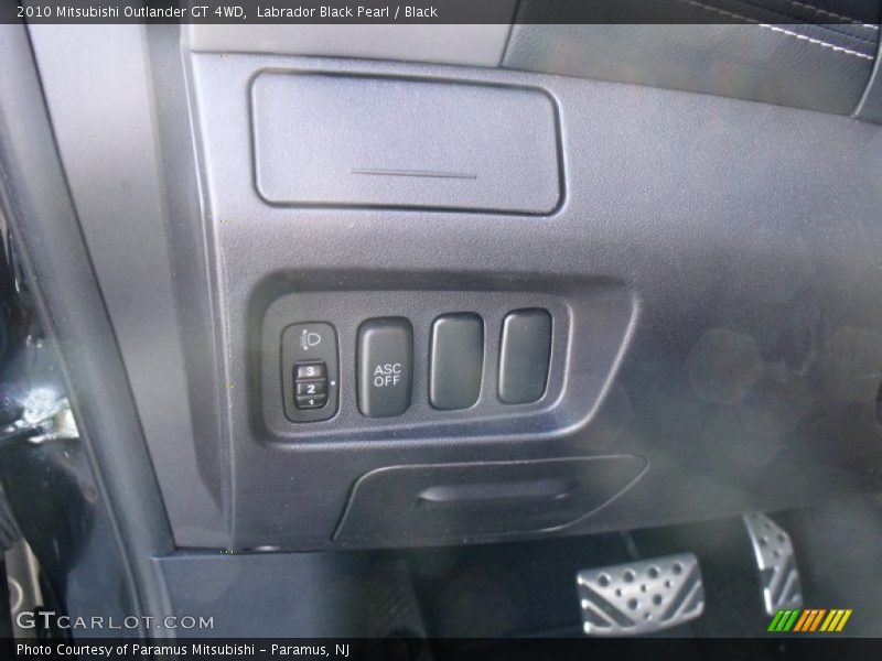 Labrador Black Pearl / Black 2010 Mitsubishi Outlander GT 4WD