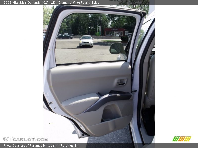 Diamond White Pearl / Beige 2008 Mitsubishi Outlander XLS 4WD
