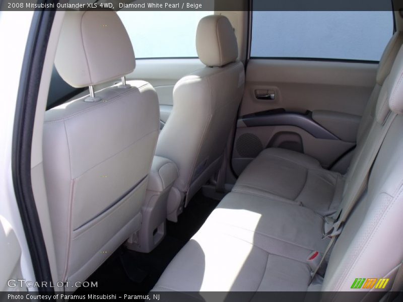 Diamond White Pearl / Beige 2008 Mitsubishi Outlander XLS 4WD