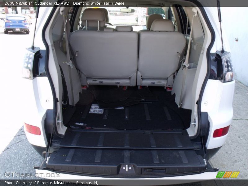 Diamond White Pearl / Beige 2008 Mitsubishi Outlander XLS 4WD