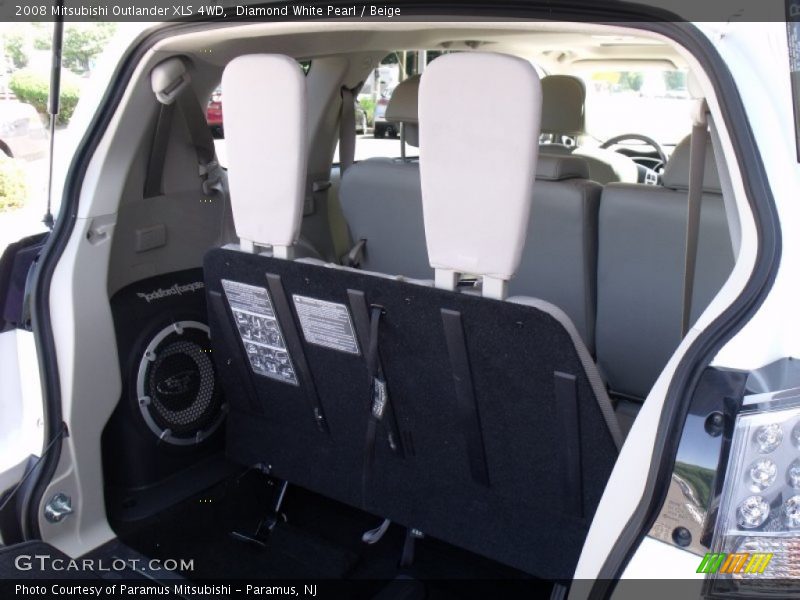 Diamond White Pearl / Beige 2008 Mitsubishi Outlander XLS 4WD