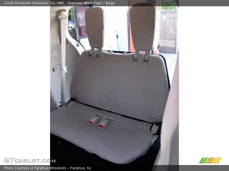 Diamond White Pearl / Beige 2008 Mitsubishi Outlander XLS 4WD