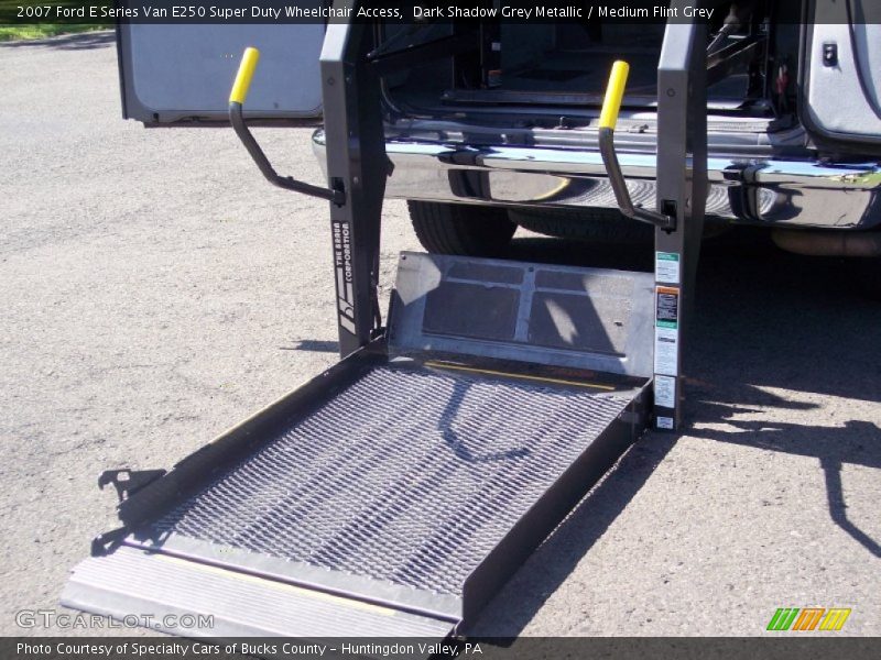 Dark Shadow Grey Metallic / Medium Flint Grey 2007 Ford E Series Van E250 Super Duty Wheelchair Access