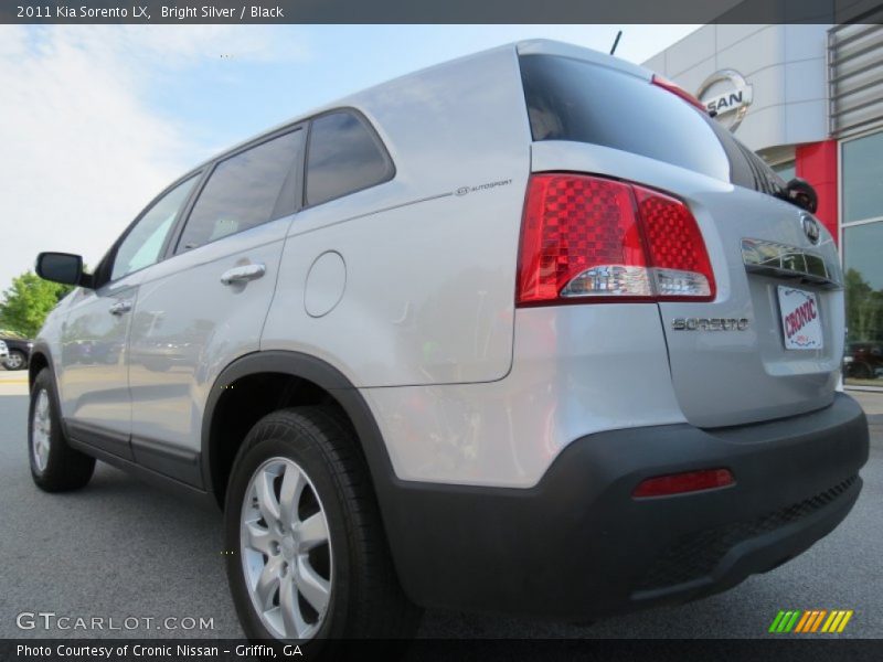 Bright Silver / Black 2011 Kia Sorento LX