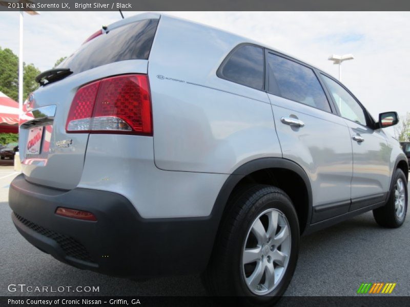 Bright Silver / Black 2011 Kia Sorento LX