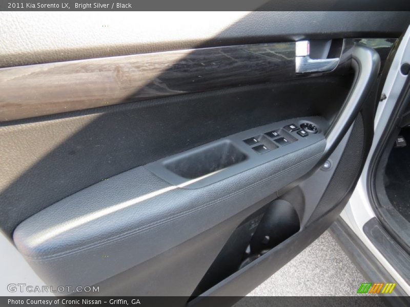 Bright Silver / Black 2011 Kia Sorento LX