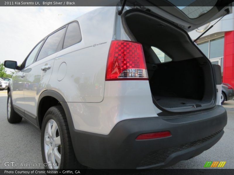 Bright Silver / Black 2011 Kia Sorento LX