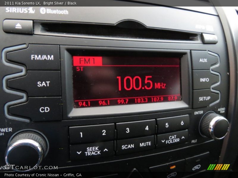 Bright Silver / Black 2011 Kia Sorento LX