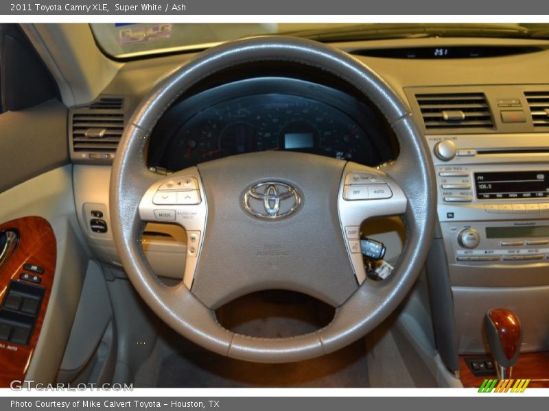 Super White / Ash 2011 Toyota Camry XLE