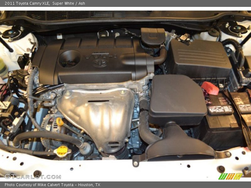 Super White / Ash 2011 Toyota Camry XLE