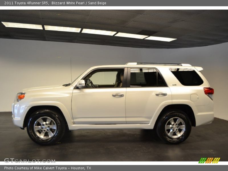 Blizzard White Pearl / Sand Beige 2011 Toyota 4Runner SR5
