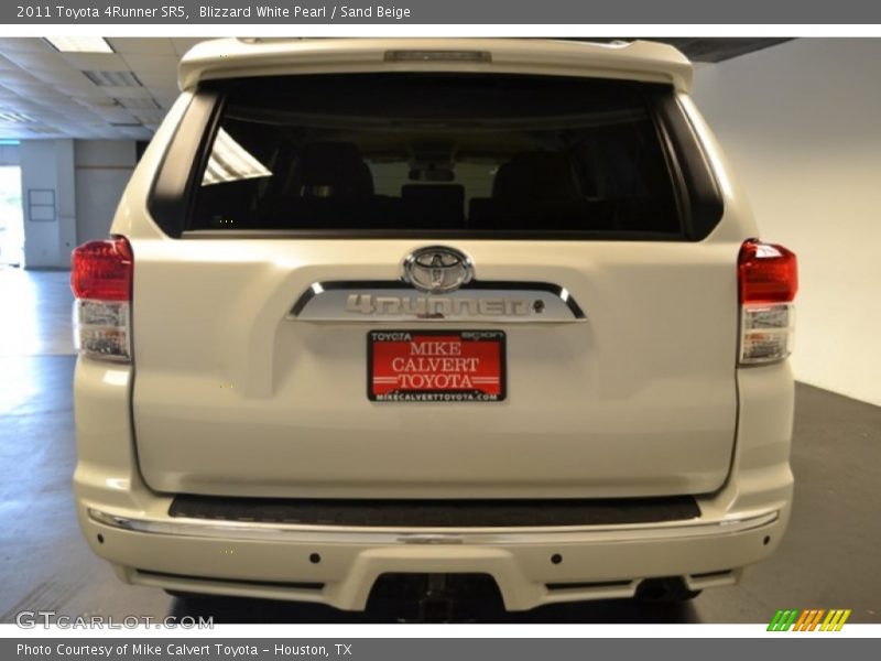 Blizzard White Pearl / Sand Beige 2011 Toyota 4Runner SR5