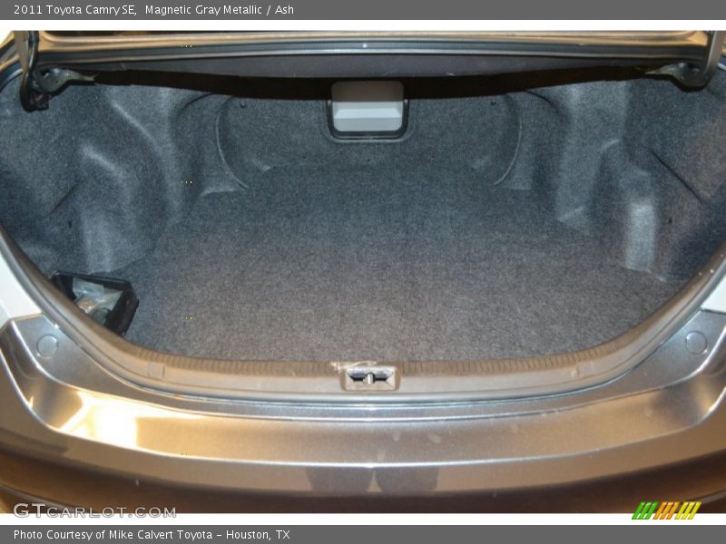 Magnetic Gray Metallic / Ash 2011 Toyota Camry SE