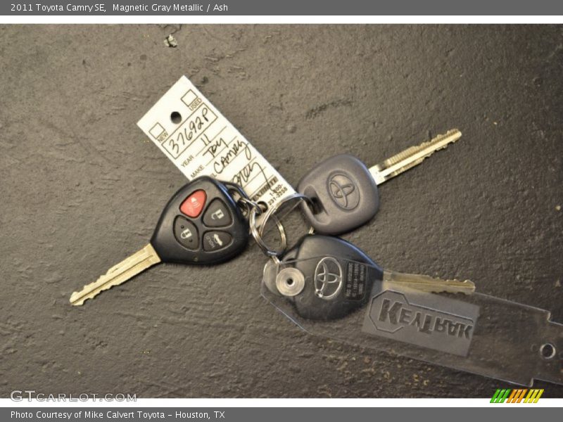 Magnetic Gray Metallic / Ash 2011 Toyota Camry SE