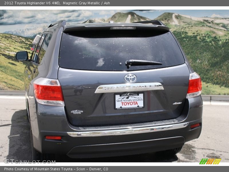 Magnetic Gray Metallic / Ash 2012 Toyota Highlander V6 4WD