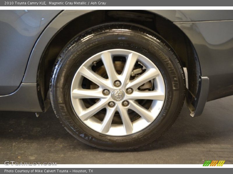 Magnetic Gray Metallic / Ash Gray 2010 Toyota Camry XLE