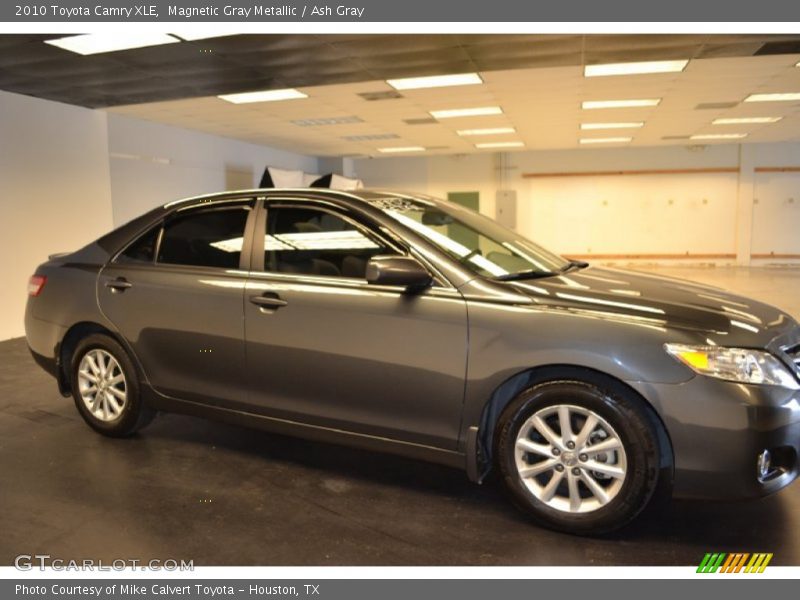 Magnetic Gray Metallic / Ash Gray 2010 Toyota Camry XLE