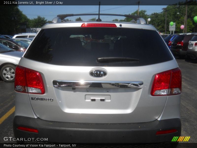 Bright Silver / Gray 2011 Kia Sorento LX