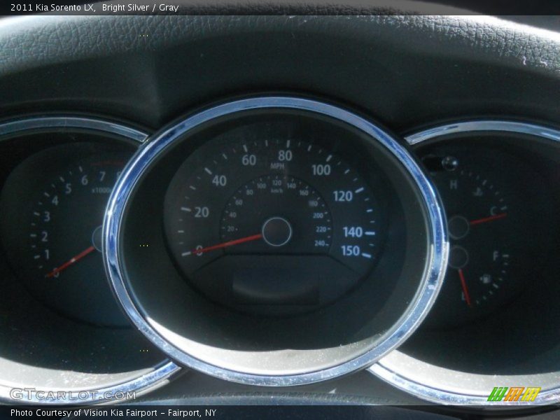 Bright Silver / Gray 2011 Kia Sorento LX