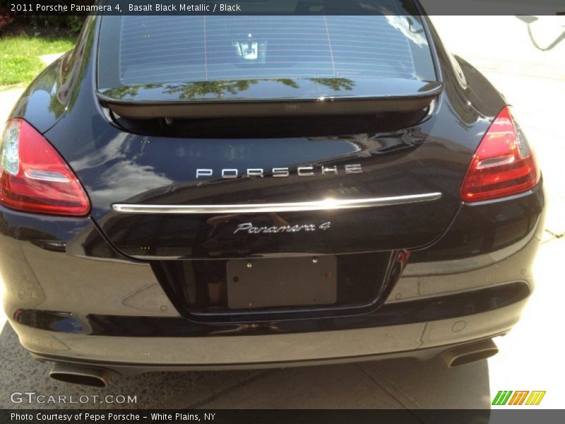 Basalt Black Metallic / Black 2011 Porsche Panamera 4