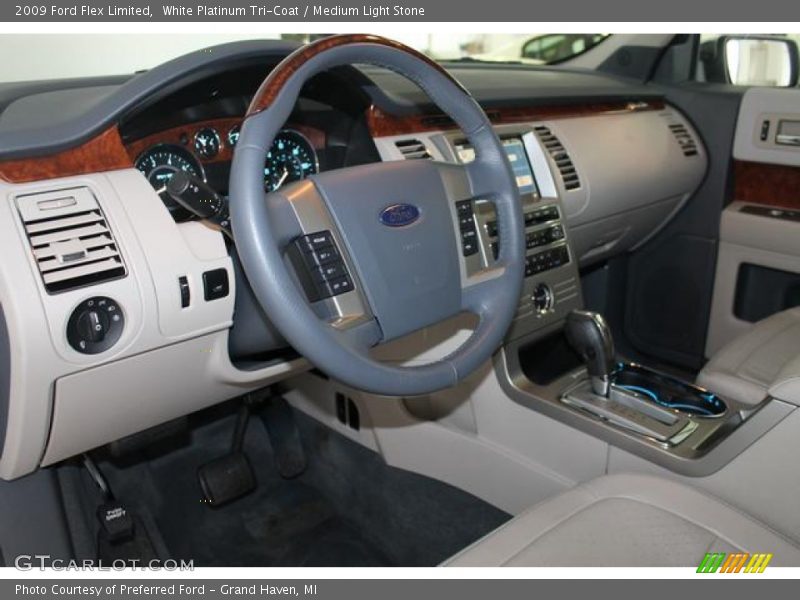 White Platinum Tri-Coat / Medium Light Stone 2009 Ford Flex Limited