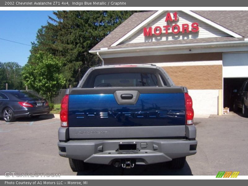 Indigo Blue Metallic / Graphite 2002 Chevrolet Avalanche Z71 4x4