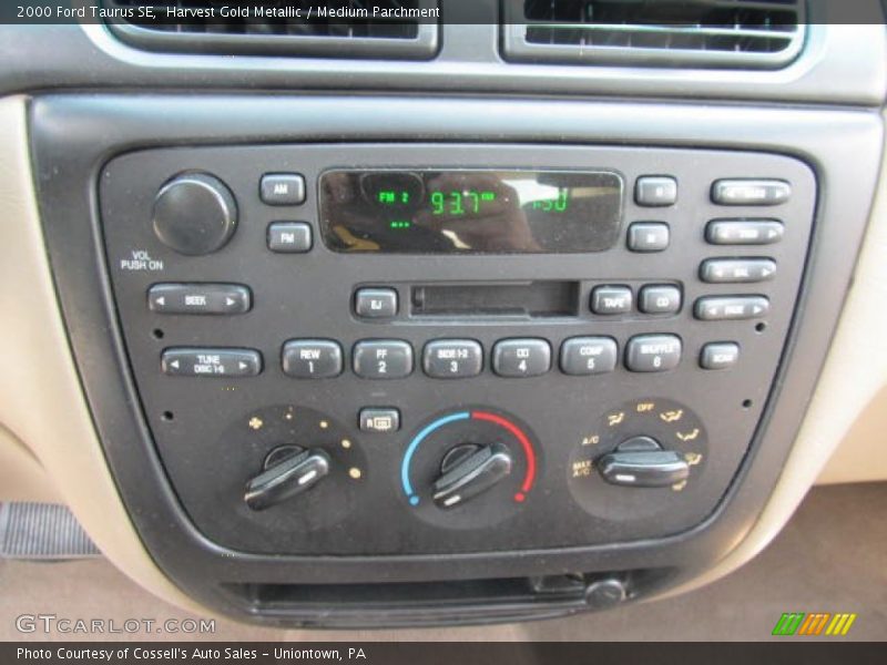 Harvest Gold Metallic / Medium Parchment 2000 Ford Taurus SE