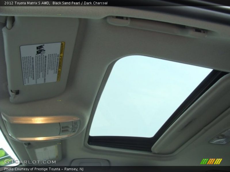 Sunroof of 2012 Matrix S AWD
