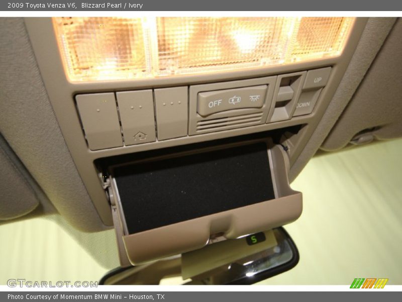 Blizzard Pearl / Ivory 2009 Toyota Venza V6