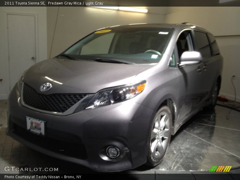 Predawn Gray Mica / Light Gray 2011 Toyota Sienna SE