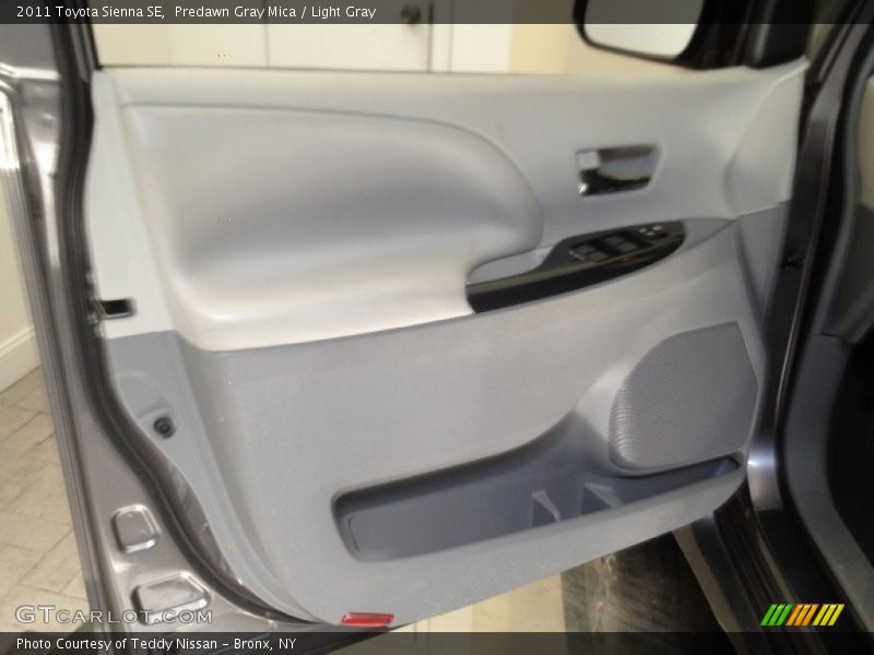 Predawn Gray Mica / Light Gray 2011 Toyota Sienna SE