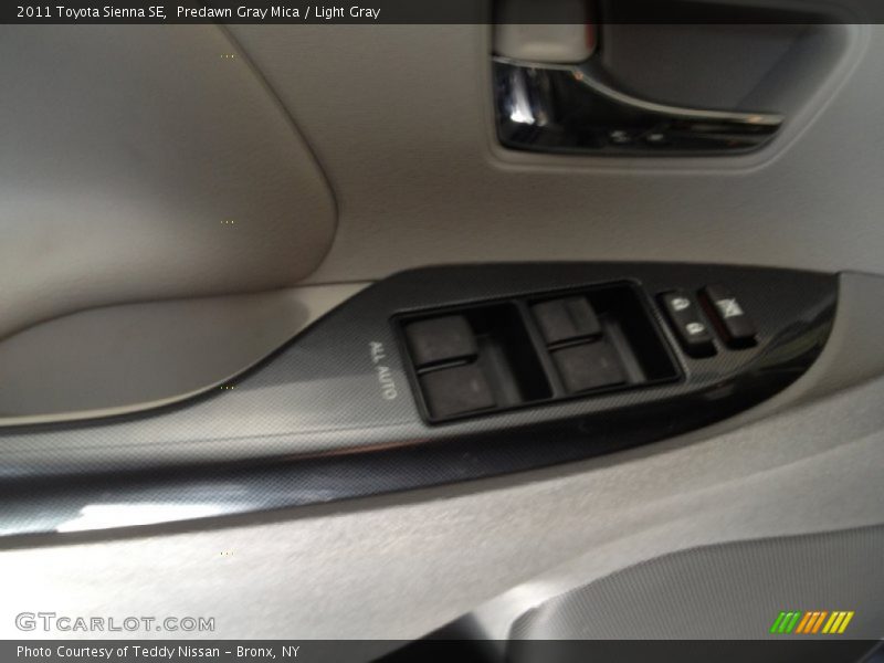 Predawn Gray Mica / Light Gray 2011 Toyota Sienna SE