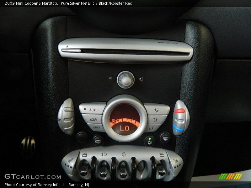 Controls of 2009 Cooper S Hardtop