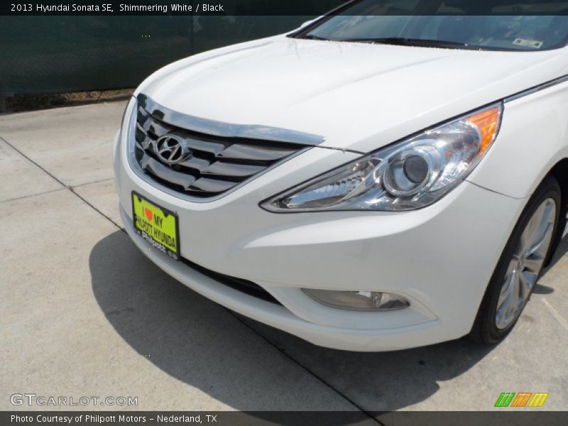 Shimmering White / Black 2013 Hyundai Sonata SE