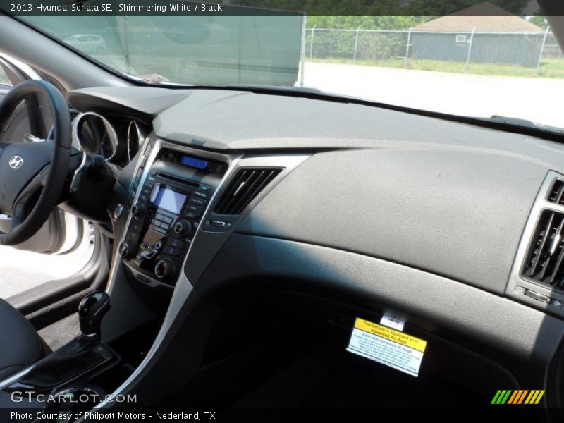 Shimmering White / Black 2013 Hyundai Sonata SE