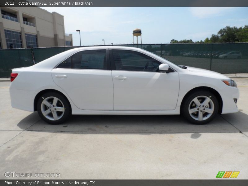 Super White / Black/Ash 2012 Toyota Camry SE