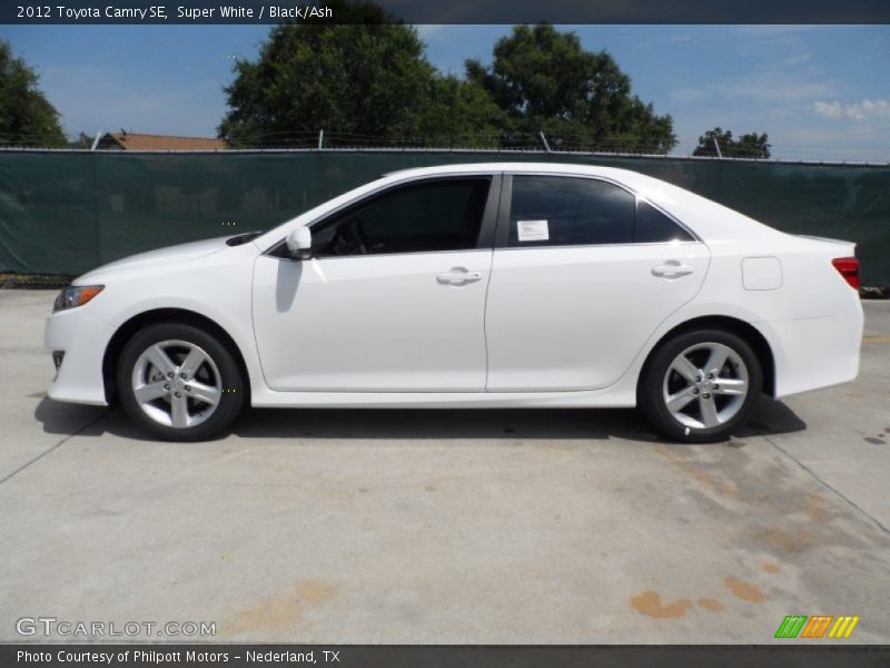 Super White / Black/Ash 2012 Toyota Camry SE