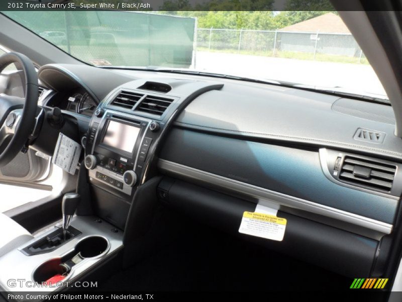 Super White / Black/Ash 2012 Toyota Camry SE