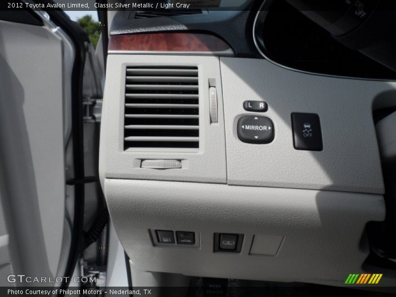 Classic Silver Metallic / Light Gray 2012 Toyota Avalon Limited