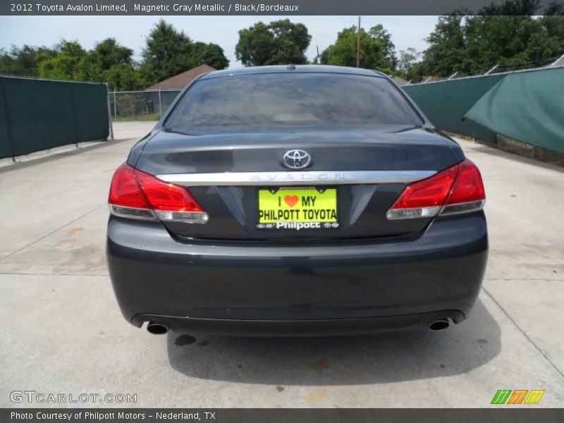Magnetic Gray Metallic / Black/Bordeaux 2012 Toyota Avalon Limited