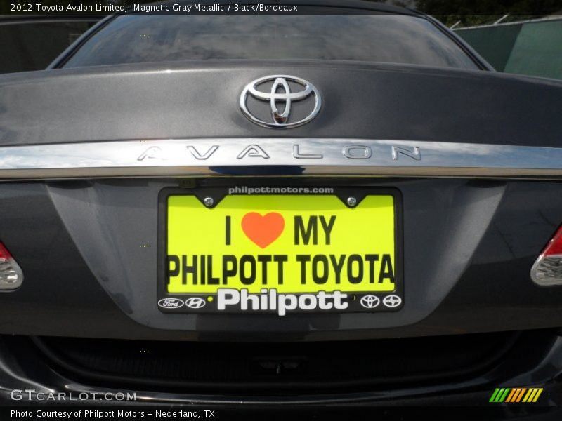 Magnetic Gray Metallic / Black/Bordeaux 2012 Toyota Avalon Limited