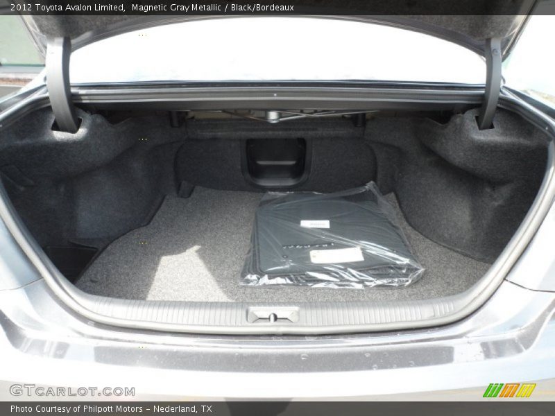 Magnetic Gray Metallic / Black/Bordeaux 2012 Toyota Avalon Limited