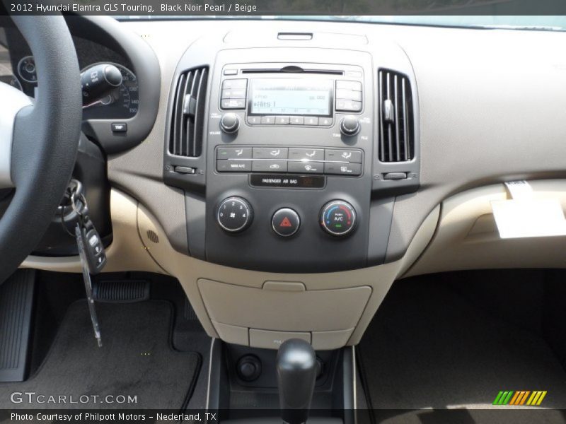 Controls of 2012 Elantra GLS Touring