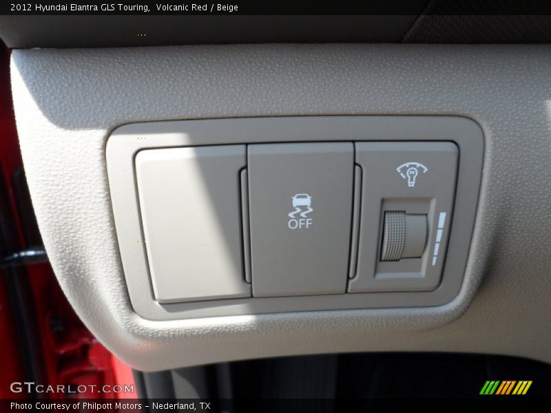 Controls of 2012 Elantra GLS Touring