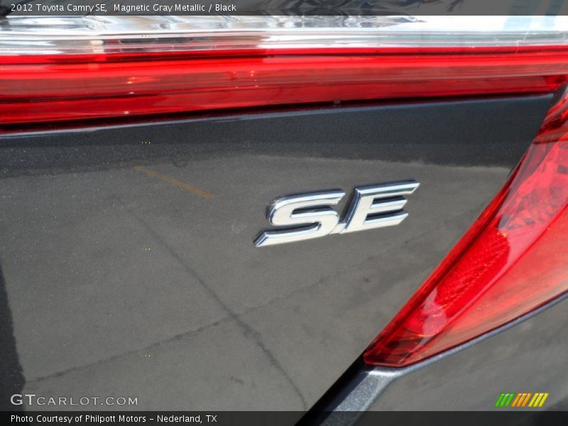 Magnetic Gray Metallic / Black 2012 Toyota Camry SE